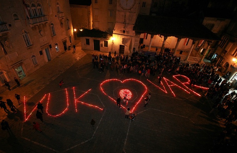 19-11-2013.svijeće za Vukovar